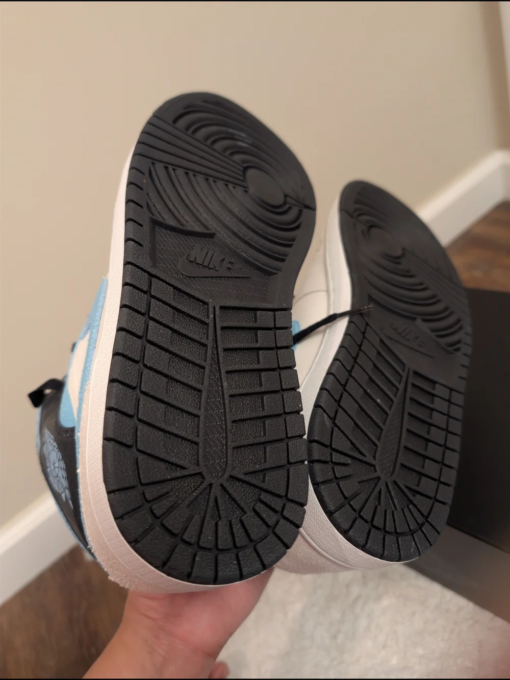 Air Jordan 1 Mid Blue/White/Black Sneakers